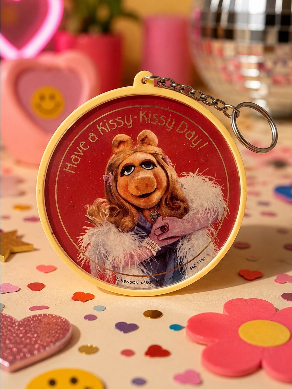 Vintage 1981 Hallmark Miss Piggy Have a Kissy-Kissy Day!” Photo Keychain Muppets